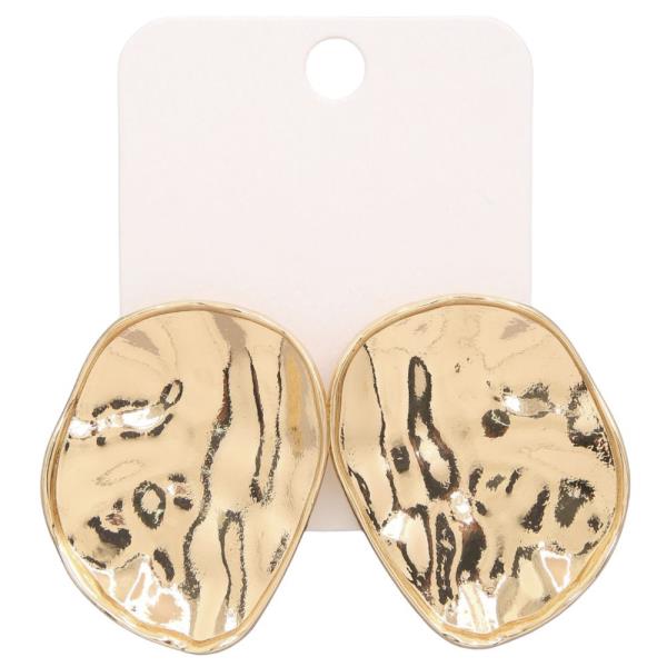 HAMMERED METAL ROUND EARRING