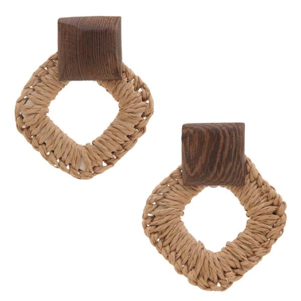 RAFFIA WOODEN SQUARE SHAPE EARRING