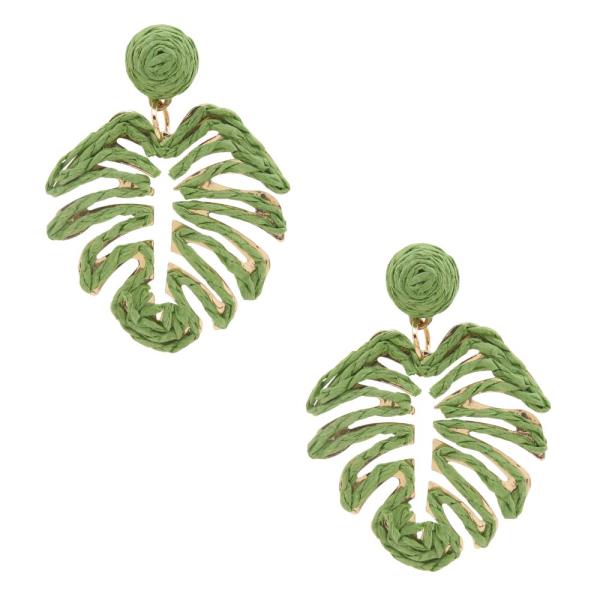 RAFFIA TROPICAL LEAF DANGLE EARRING