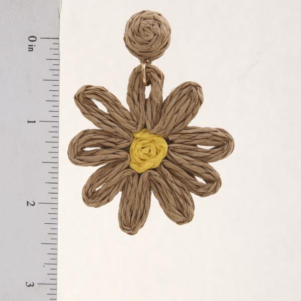RAFFIA FLOWER SHAPE DANGLE EARRING