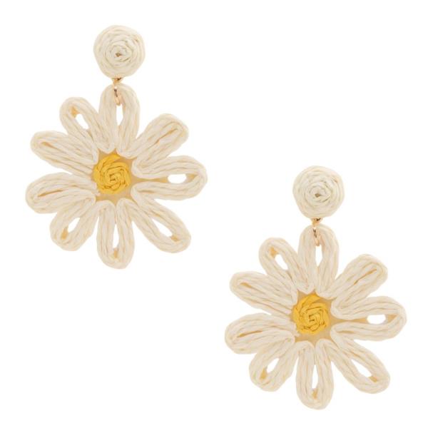 RAFFIA FLOWER SHAPE DANGLE EARRING