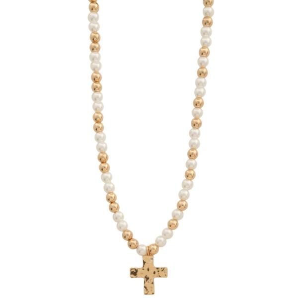 HAMMERED METAL CROSS PEARL BEAD NECKLACE