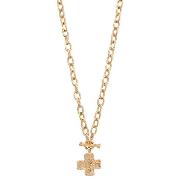 WIDE CROSS METAL PENDANT OVAL LINK TOGGLE CLASP NECKLACE