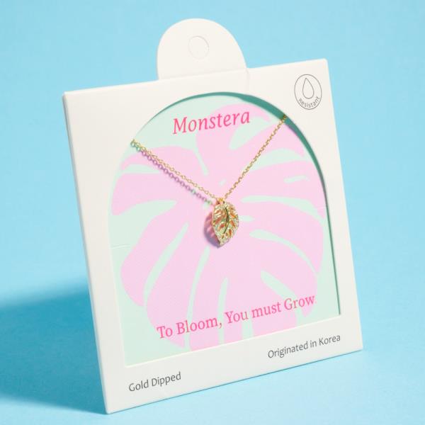 MONSTERA SHAPED GOLD-DIPPED PENDANT SHORT NECKLACE WATER RESISTANT
