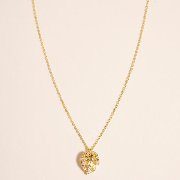 MONSTERA SHAPED GOLD-DIPPED PENDANT SHORT NECKLACE WATER RESISTANT