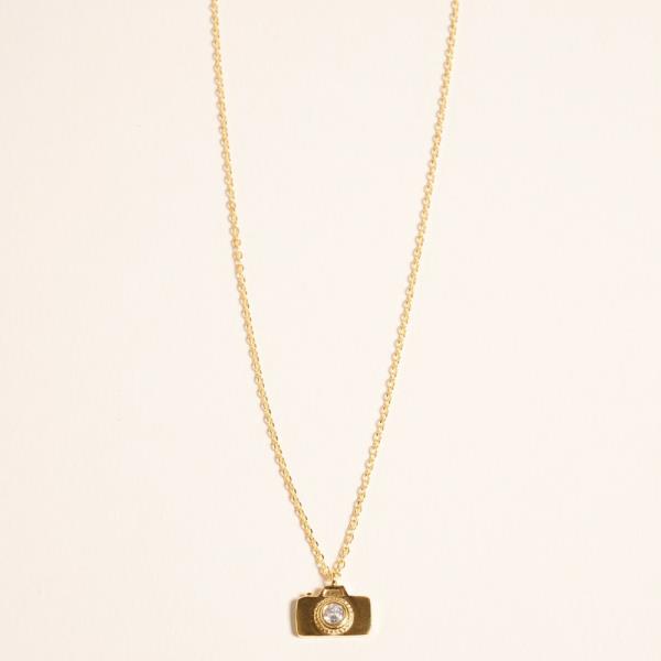 CAMERA SHAPED GOLD-DIPPED PENDANT SHORT NECKLACE WATER RESISTANT