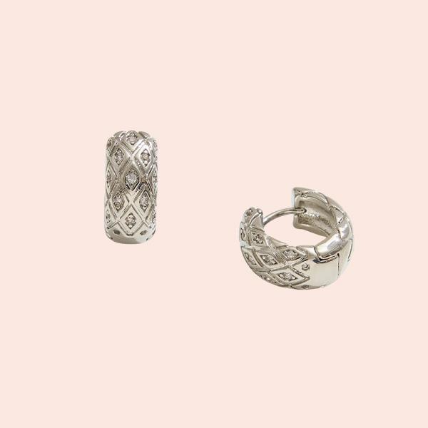 14K GOLD DIPPED CZ QUILTED DESIGN HUGGIE HOOP EARRING