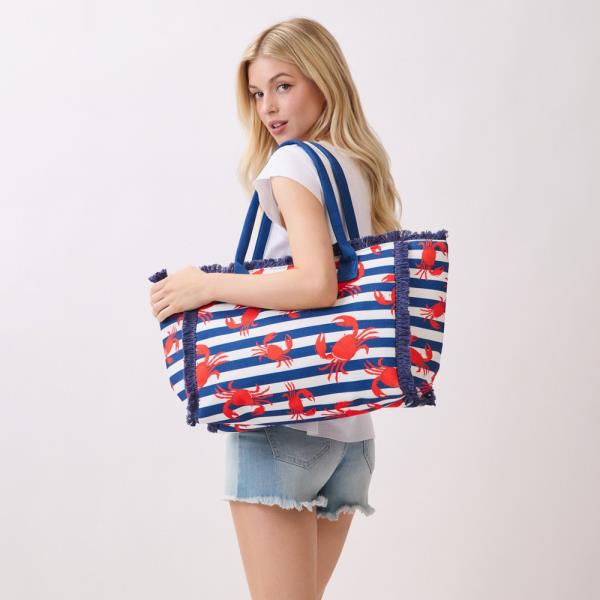 CRAB STRIPE FRINGE TOTE BAG