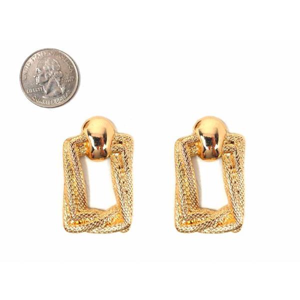 SQUARE SHAPE METAL EARRINGS