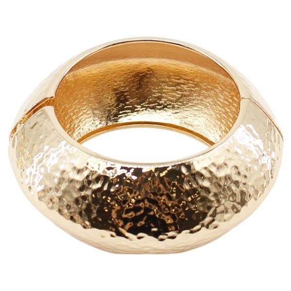 HAMMERED CHUNKY HINGE BANGLE BRACELET