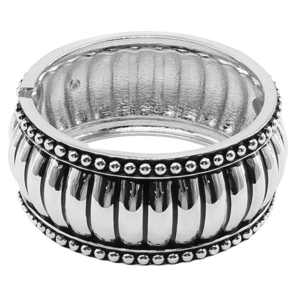 ENTIQUE COLOR/DESIGN HINGED BRACELET