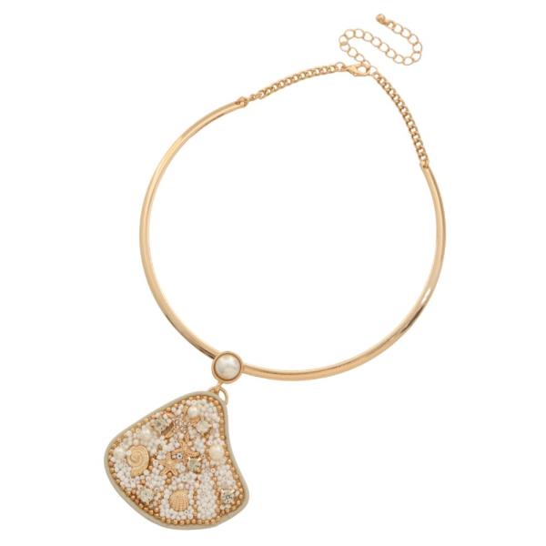 SEASHELL BEADED PENDANT METAL NECKLACE