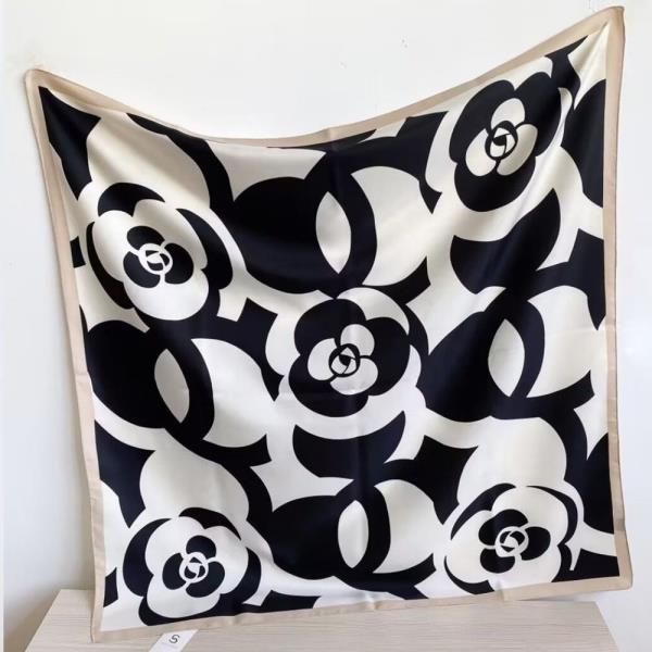 FLOWER SILKY BANDANA SQUARE NECK SCARF