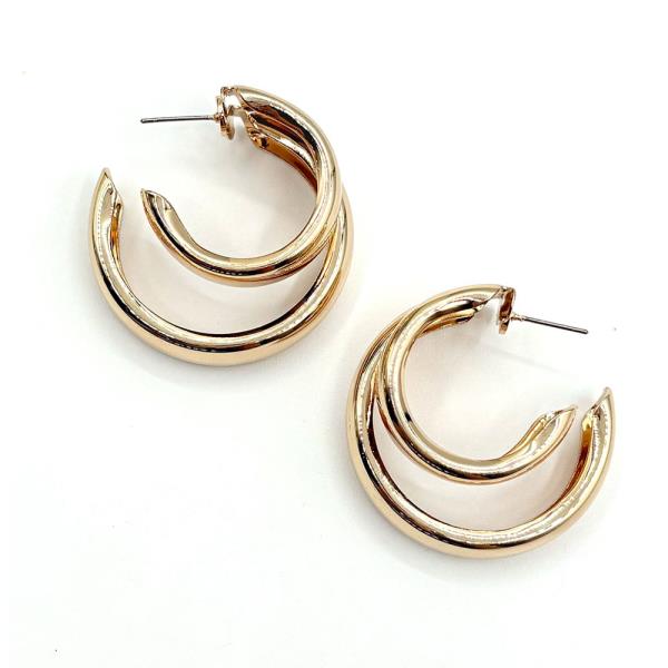 METAL HOOP EARRING