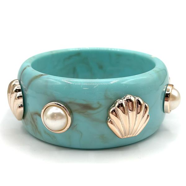 SHELL BANGLE BRACELET