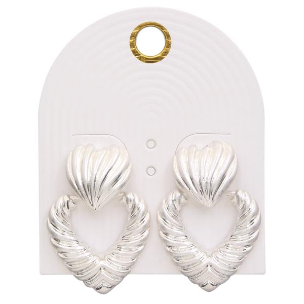 TWISTED HEART EARRING