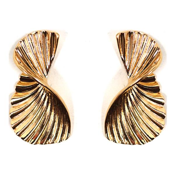 METAL SCULPTED FAN POST EARRING