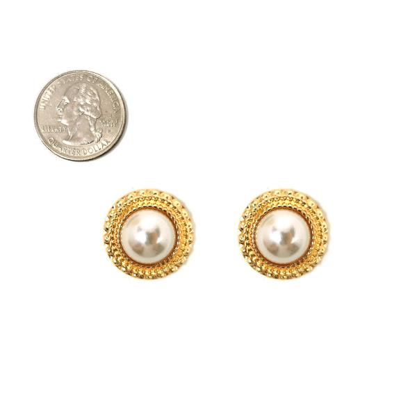ROUND SHAPE WITH PEARL POST EARRING
