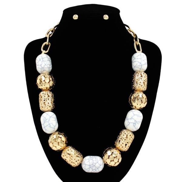 STONE METAL BEAD NECKLACE