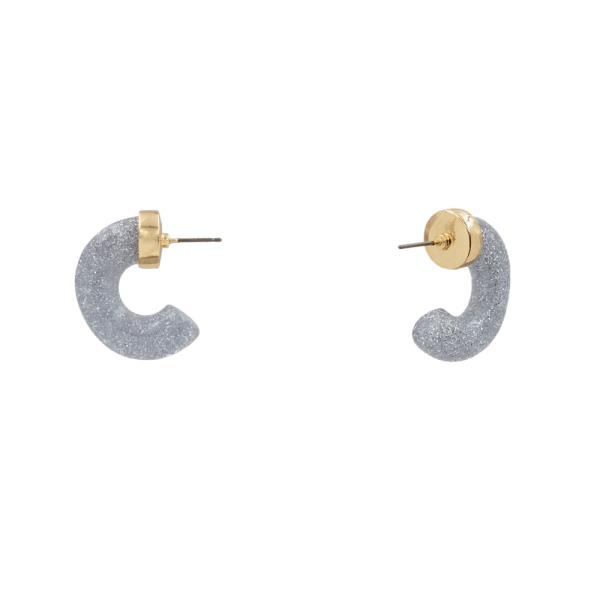 METAL C SHAPE HOOP EARRING