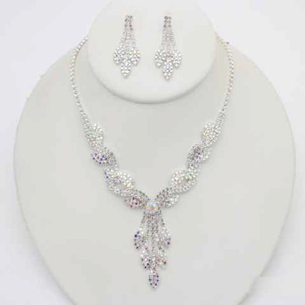 RHINESTONE CLUSTER DROP NECKLACE EARRING SET