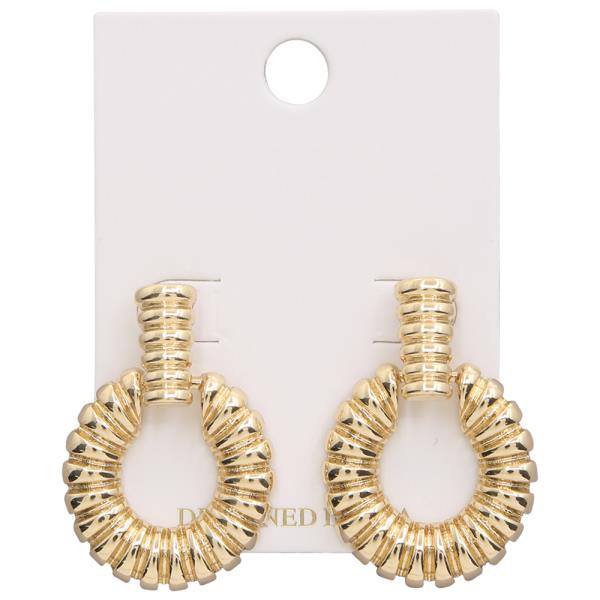 ROUND METAL DESIGN EARRING