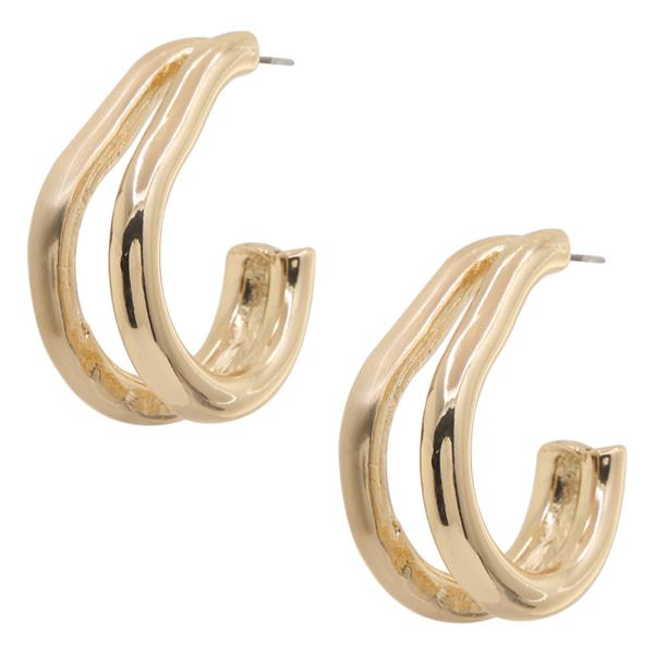 DOUBLE LAYERED C HOOP EARRING