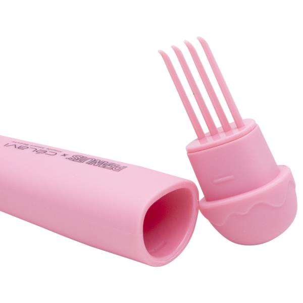 CELAVI X PEANUTS CHARMED HAIR BRUSH