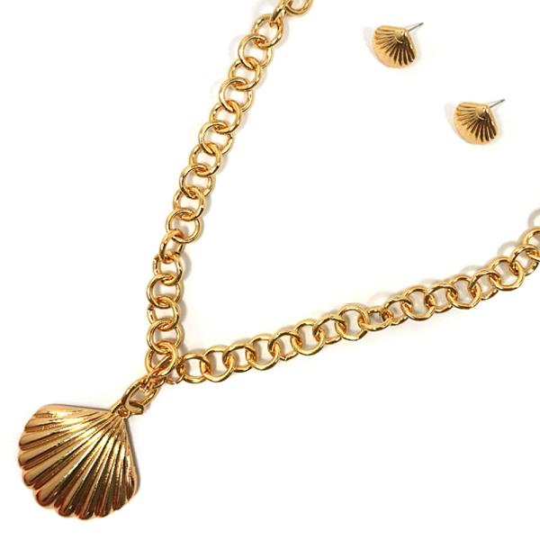 SHELL SHAPE W PEARL NECKLACE EARRING SET