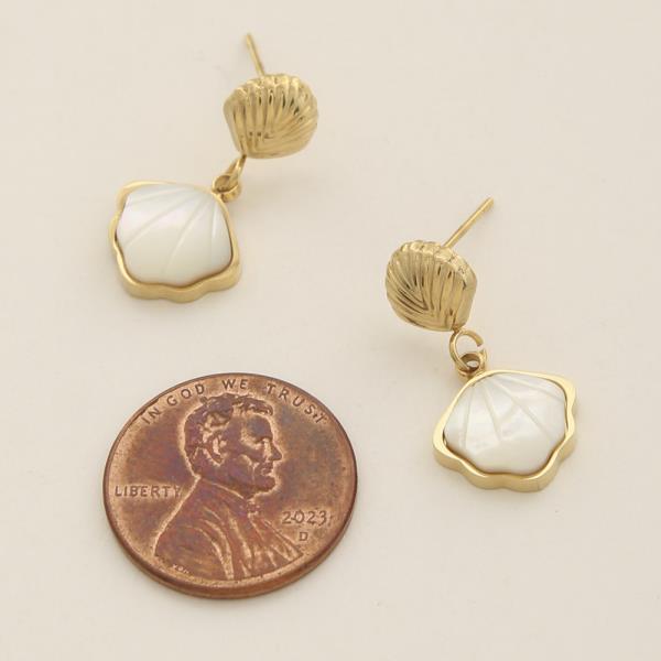SEASHELL DANGLE GOLD DIPPED EARRING