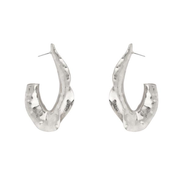 METAL TEXTURE HOOP EARRING