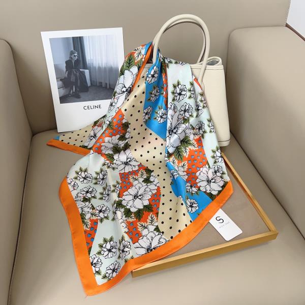 FLOWER DOT SILKY BANDANA SQUARE NECK SCARF