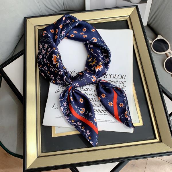 FLOWER SILKY BANDANA NECK SCARF