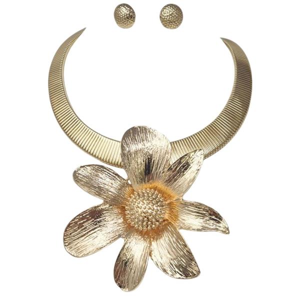 METAL FLOWER PENDANT STATEMENT NECKLACE EARRING SET