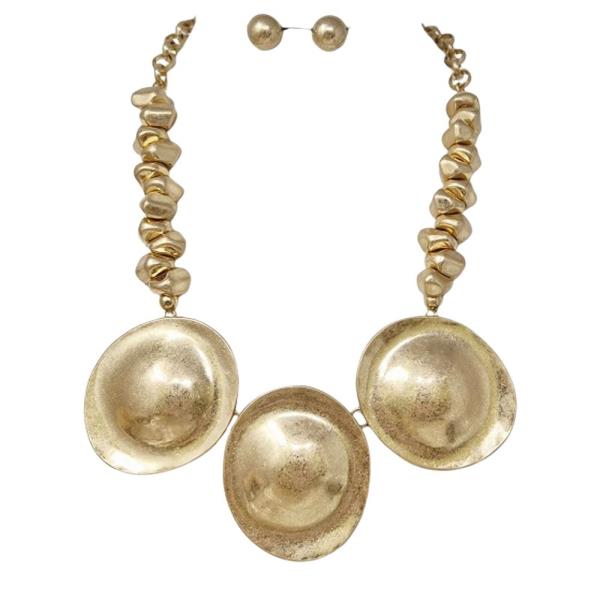 METAL MULTI DISC TEXTURED STATEMENT NECKLACE EARRING SET