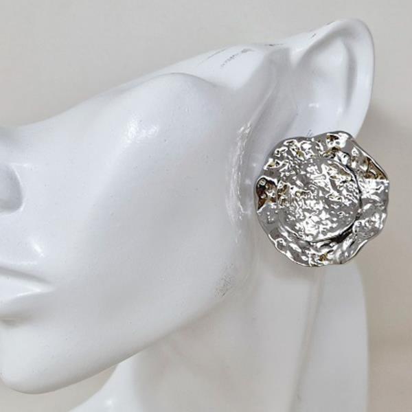 METAL HAMMERED ROUND STUD CLIP ON EARRING