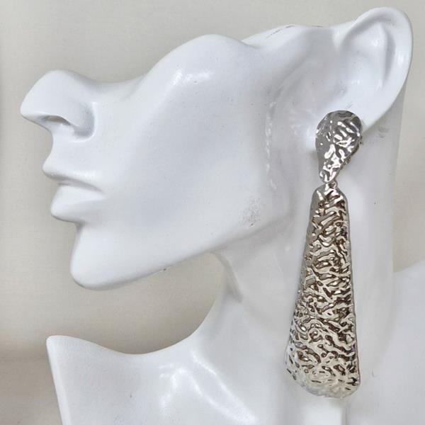 METAL HAMMERED LONG DROP CLIP ON EARRING