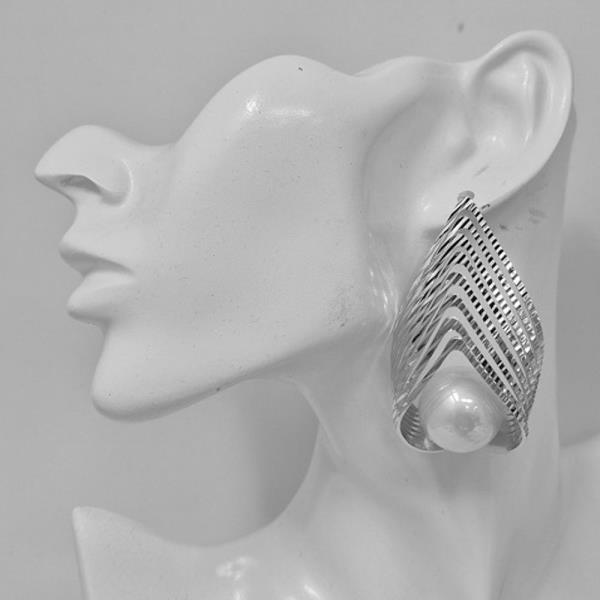 METAL FILIGREE ARROW PEARL DROP STATEMENT EARRING