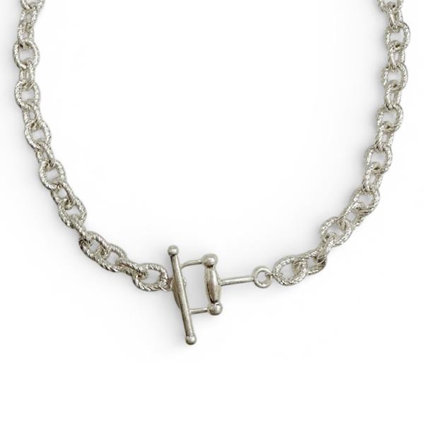 METAL TOGGLE CHAIN NECKLACE