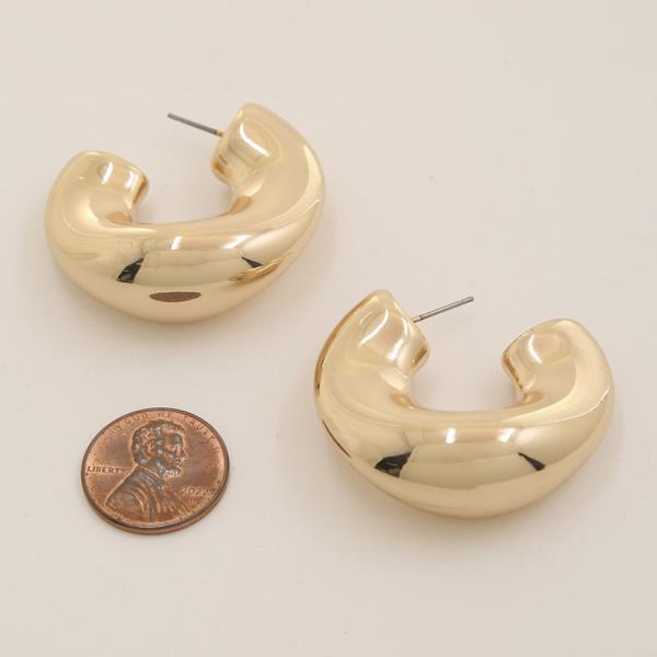 OPEN METAL HOOP EARRING