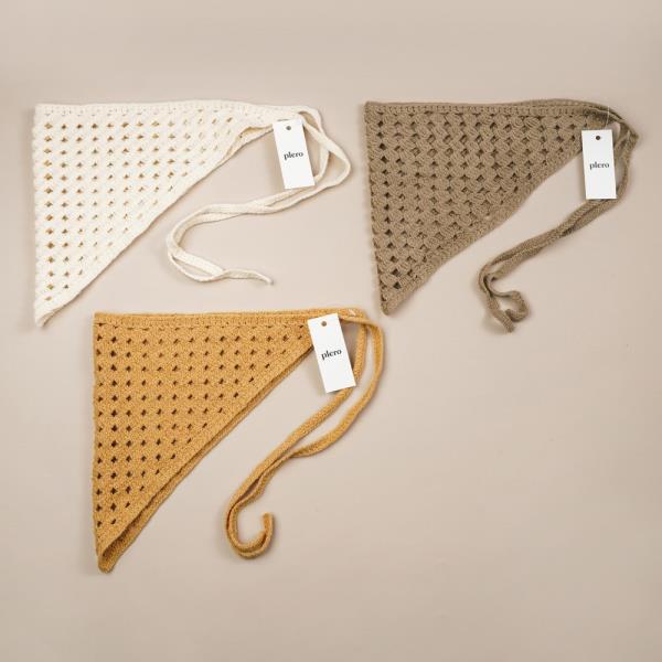 CROCHET TRIANGLE HEAD SCARF