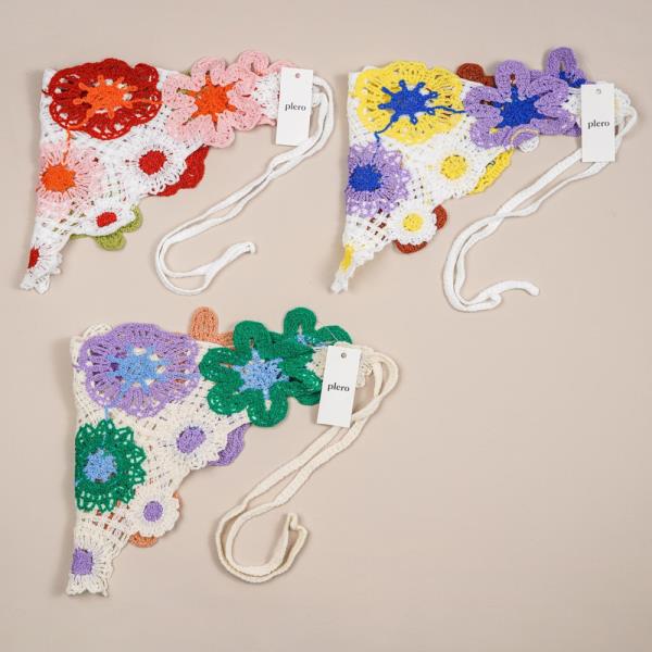 CROCHET FLOWER PATCH TRIANGLE HEAD SCARF