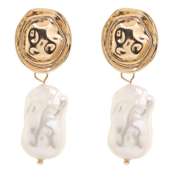 POST HAMMERED PEARL DANGLE EARRINGS