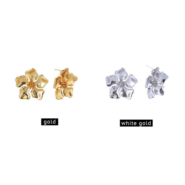 14K GOLD/WHITE GOLD DIPPED TEXTURED FLOWER STUD EARRINGS