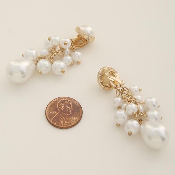 MULTI PEARL DANGLE CLIP ON EARRING