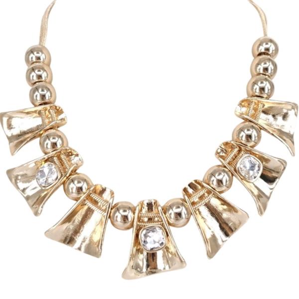 CRYSTAL METAL STATEMENT NECKLACE