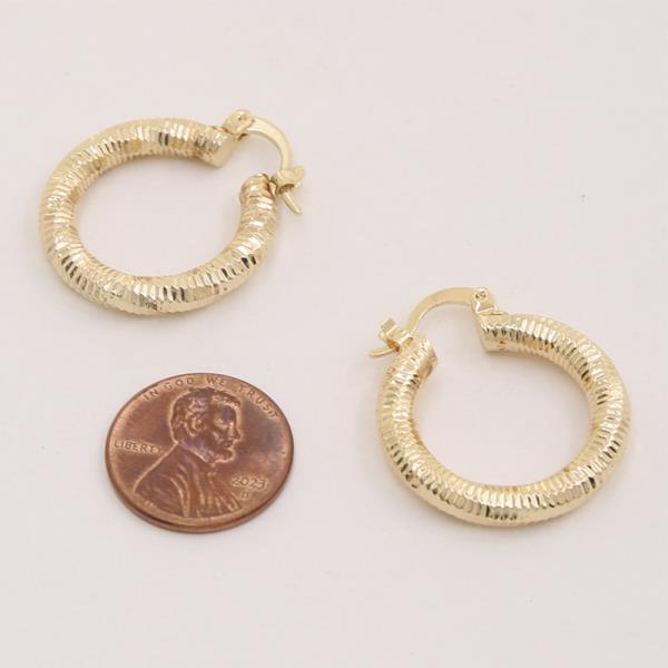 TEXTURED METAL HOOP EARRING