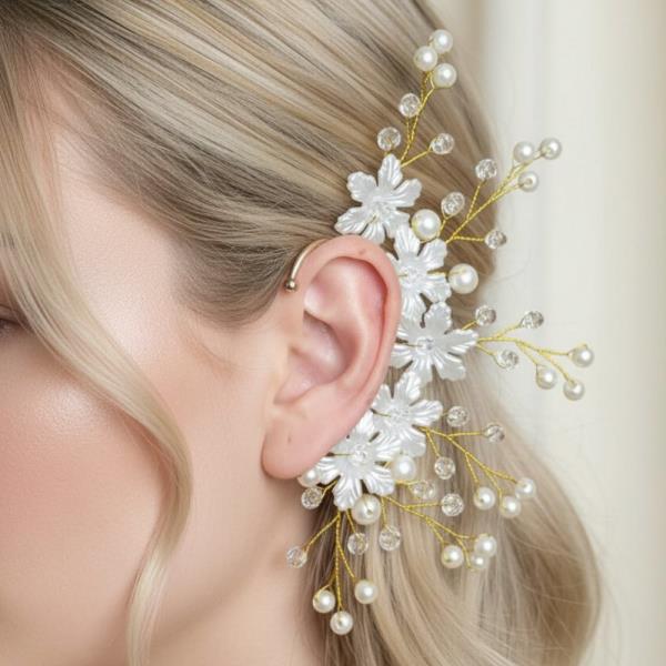 WHITE DAISY EAR CUFF WITH PEARLS