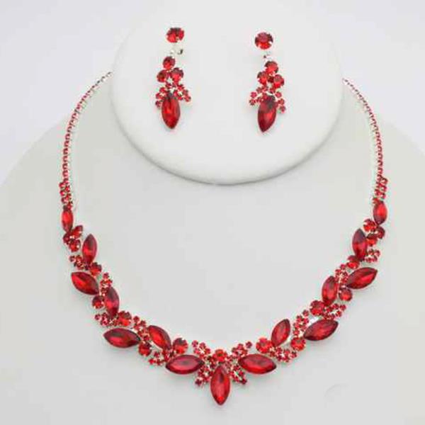 CRYSTAL OVAL CLUSTER STATEMENT NECKLACE EARRING SET