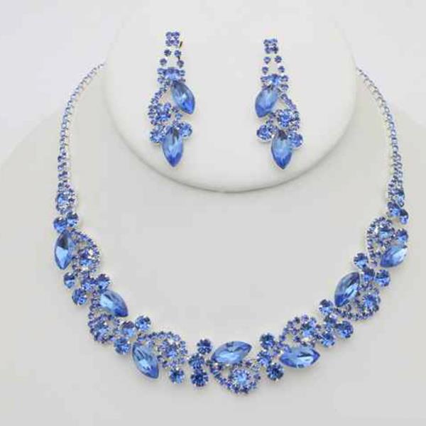 CRYSTAL ROUND CLUSTER STATEMENT NECKLACE EARRING SET
